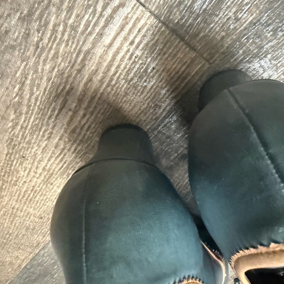 Miz Mooz NWOT size 9M  Blue and Tan Heels very preppy, Victorian, never worn - Picture 14 of 14